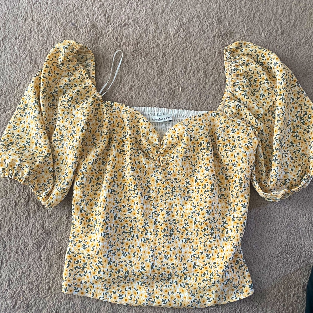 Abercrombie yellow floral pattern puff sleeve top size S